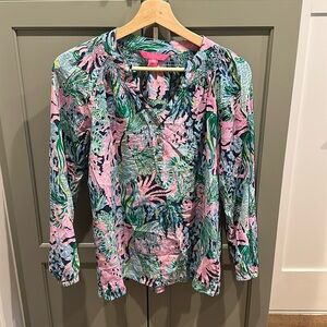 Lilly Pulitzer light weight top